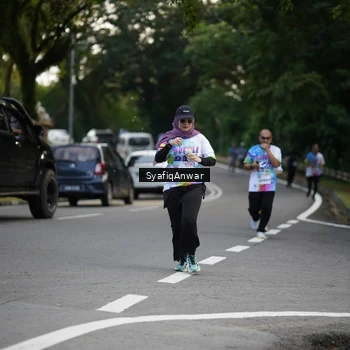 Runner Photo 8399021