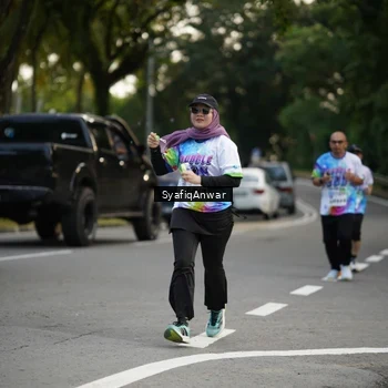 Runner Photo 8399022