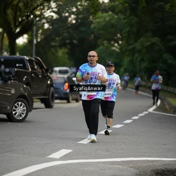 Runner Photo 8399025