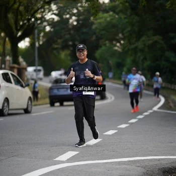 Runner Photo 8399032