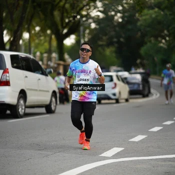Runner Photo 8399039