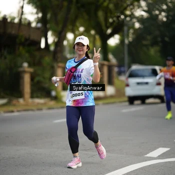 Runner Photo 8399045
