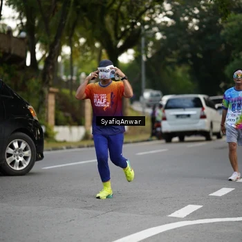 Runner Photo 8399047