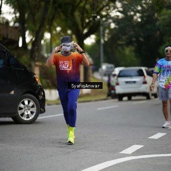 Runner Photo 8399049