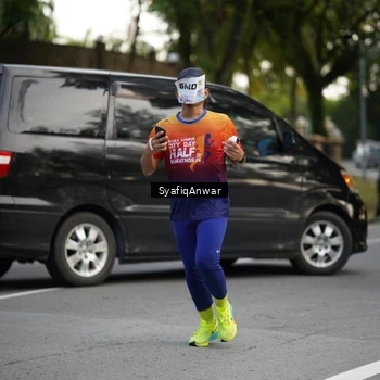 Runner Photo 8399051