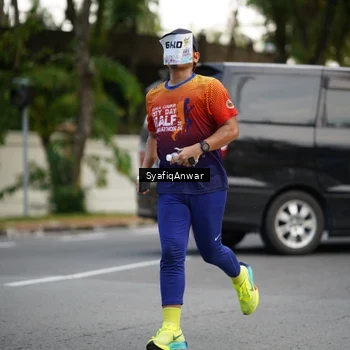 Runner Photo 8399054