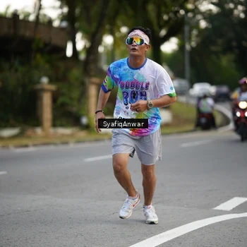 Runner Photo 8399056