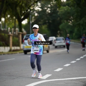 Runner Photo 8399066