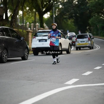 Runner Photo 8399070