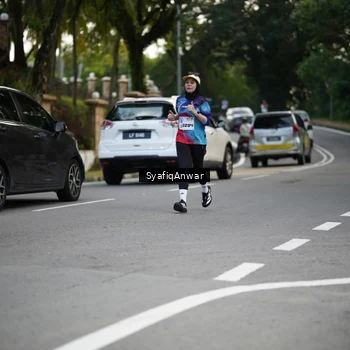Runner Photo 8399072
