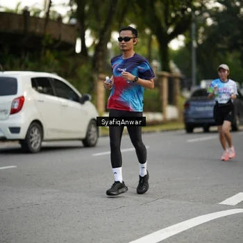 Runner Photo 8399078