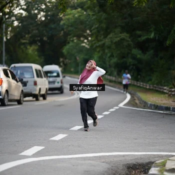 Runner Photo 8399084