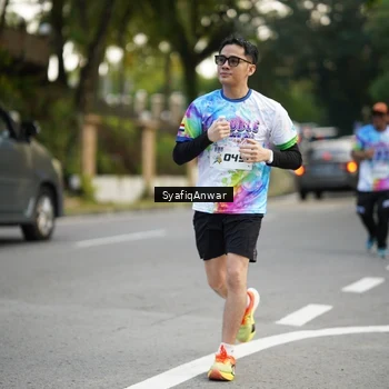 Runner Photo 8399101