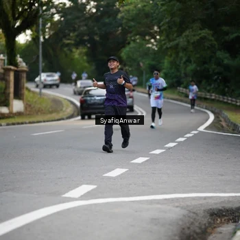 Runner Photo 8399119