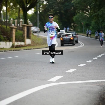 Runner Photo 8399125