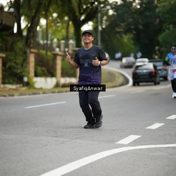 Runner Photo 8399128
