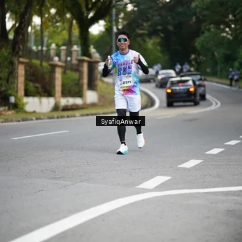 Runner Photo 8399131