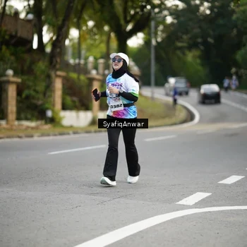Runner Photo 8399155