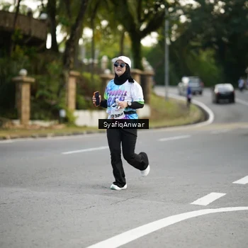 Runner Photo 8399158