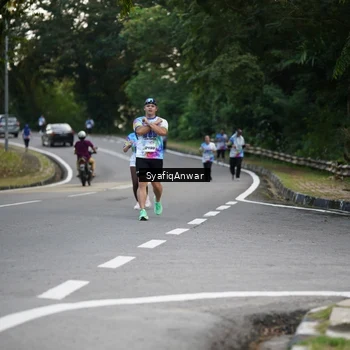 Runner Photo 8399161