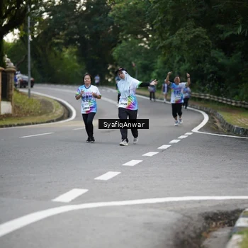 Runner Photo 8399172