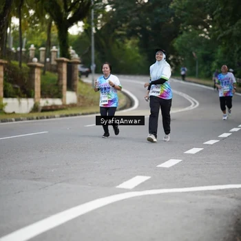 Runner Photo 8399174