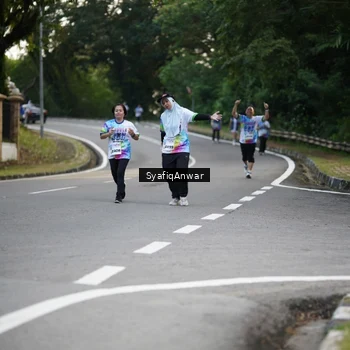 Runner Photo 8399177