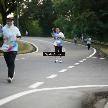 Runner Photo 8399178