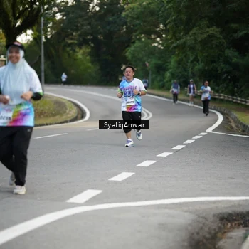 Runner Photo 8399179