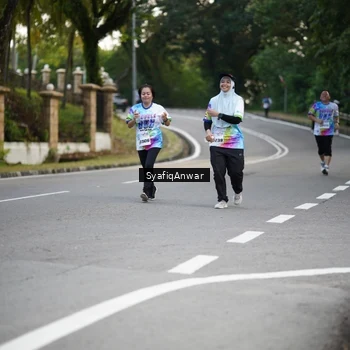 Runner Photo 8399181