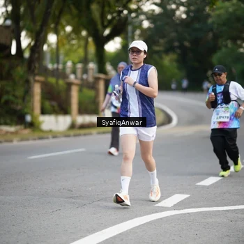 Runner Photo 8399202