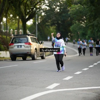 Runner Photo 8399213