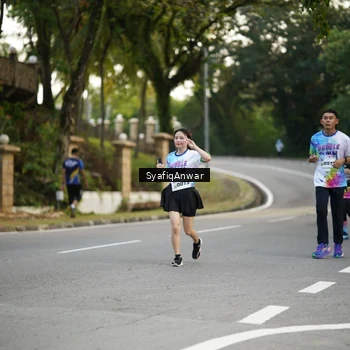 Runner Photo 8399249