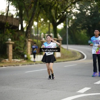 Runner Photo 8399251