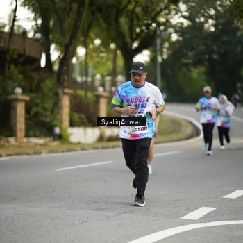 Runner Photo 8399264