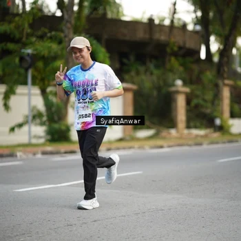 Runner Photo 8399273