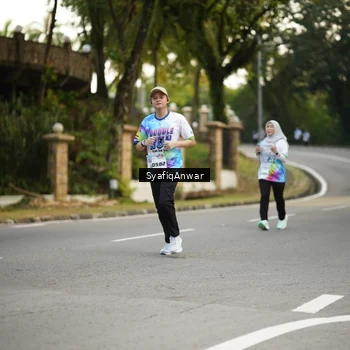 Runner Photo 8399280