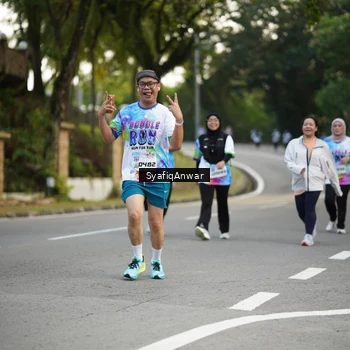 Runner Photo 8399282