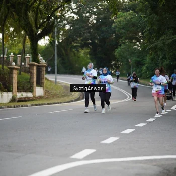 Runner Photo 8399311