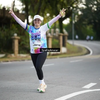 Runner Photo 8399312