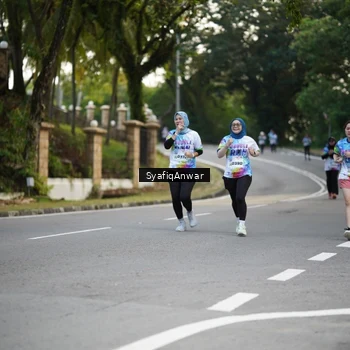 Runner Photo 8399313