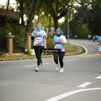 Runner Photo 8399316