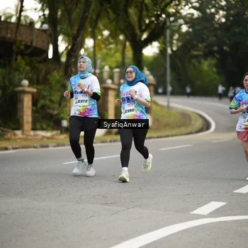 Runner Photo 8399317