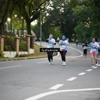 Runner Photo 8399319