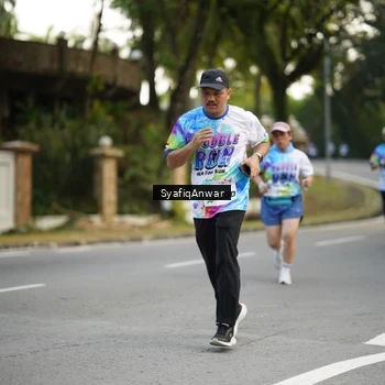 Runner Photo 8399324