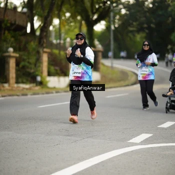 Runner Photo 8399329