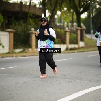 Runner Photo 8399332