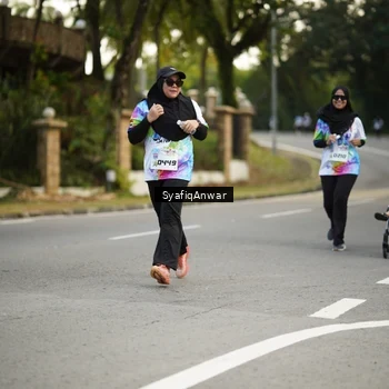 Runner Photo 8399333