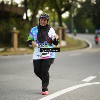 Runner Photo 8399342