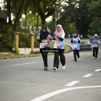 Runner Photo 8399352